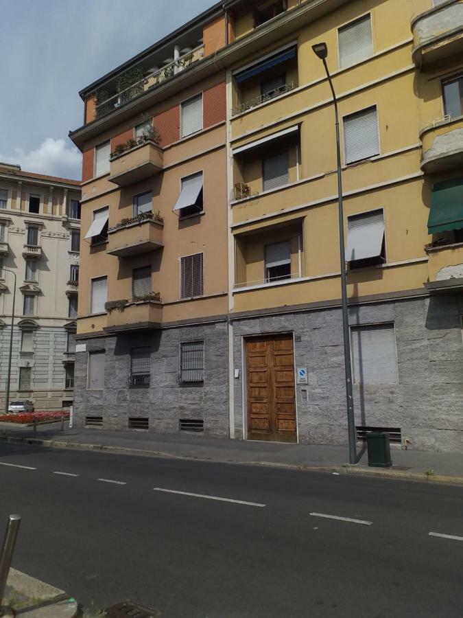 Meta Italy Da Silvia Appartement Milaan Buitenkant foto